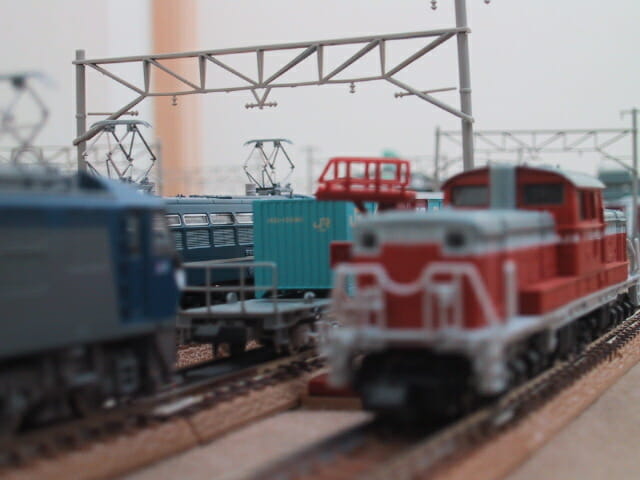 鉄道模型DD51と貨物列車
